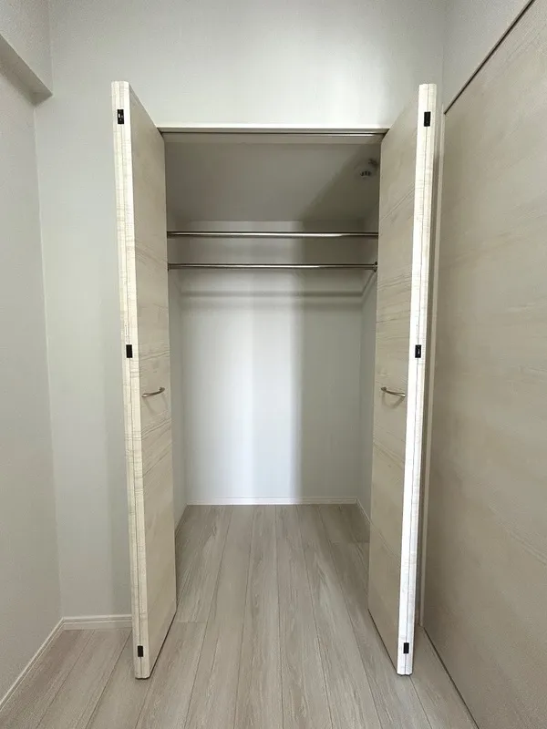 Due Hikifune - Interior - ["Wood", "Flooring", "Floor"]