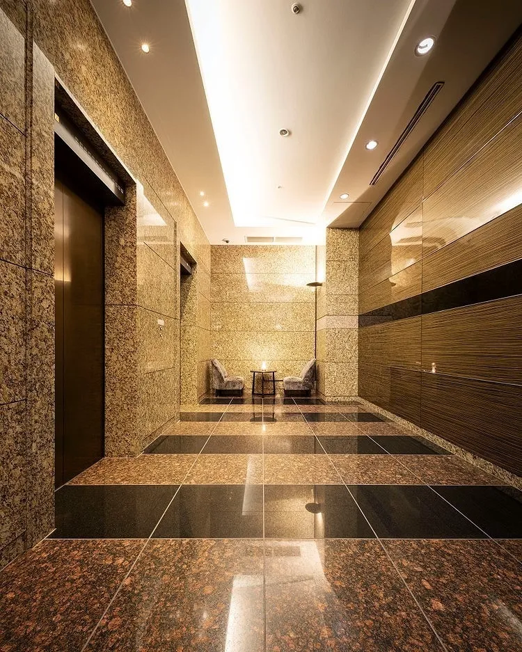La Tour Shibakoen - Exterior - ["Flooring", "Floor", "Ceiling"]