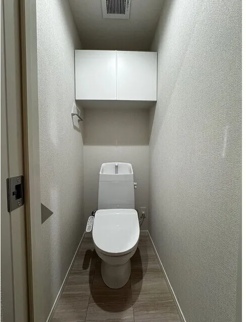 Well Square Hatagaya - Interior - ["Toilet seat", "Toilet", "Flooring"]