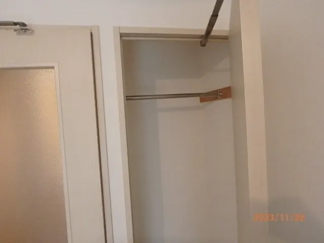 Wellhouse Hiroo - Interior - ["Wall", "Wood", "Door"]