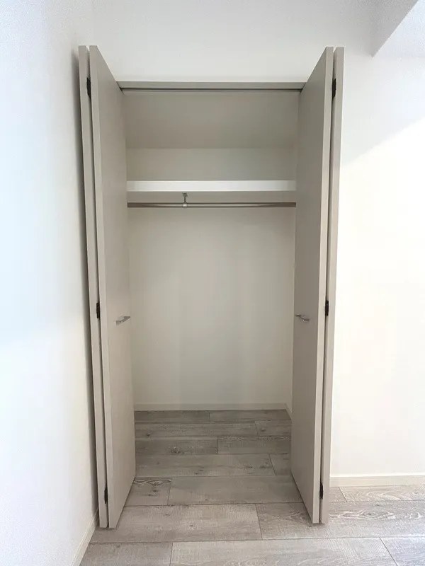Ayase Platinum Building - Interior - ["Wood", "Flooring", "Floor"]