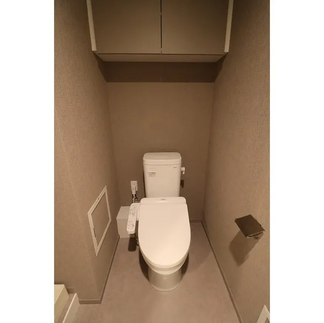Comforia Shin-Nakano - Interior - ["Toilet seat", "Plumbing fixture", "Toilet"]