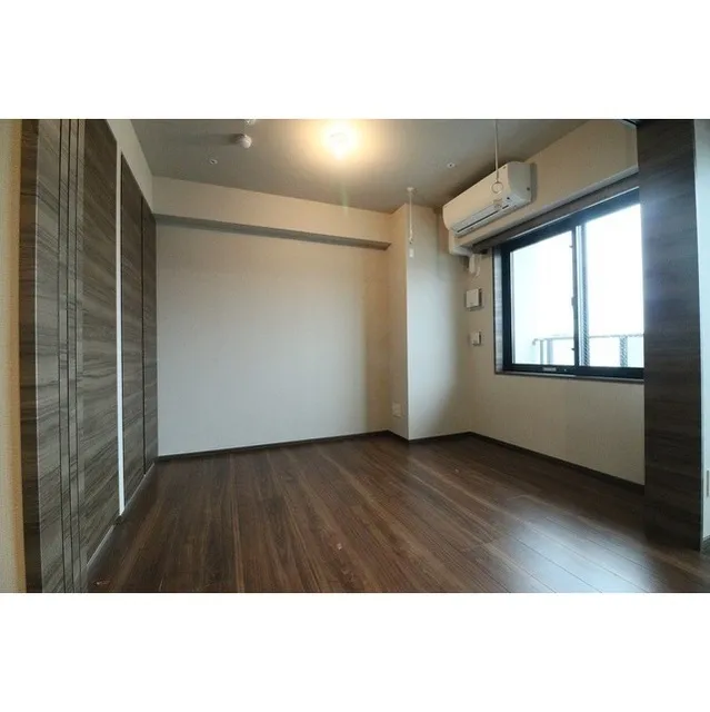 Grande Eterno - Interior - ["Window", "Hall", "Wood"]