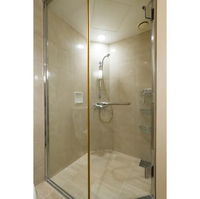 Frontier Residence The Tower Shinagawa - Interior - ["Shower door", "Shower head", "Shower"]