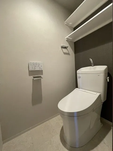 Freshia Akatsuka Shinmachi - Interior - ["Toilet", "Toilet seat", "Plumbing fixture"]