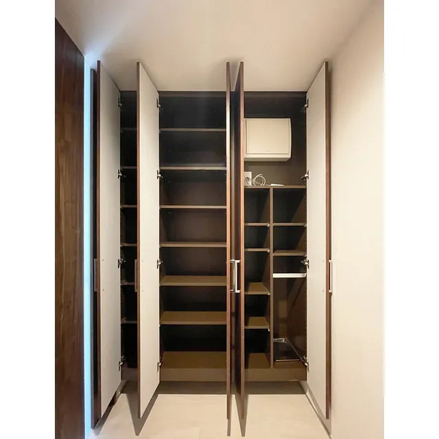 Quore Nakameguro - Interior - ["Door", "Fixture", "Wood"]
