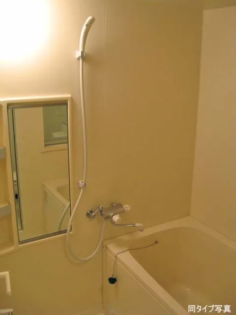 Comforia Oyama - Interior - ["Plumbing fixture", "Building", "Shower head"]