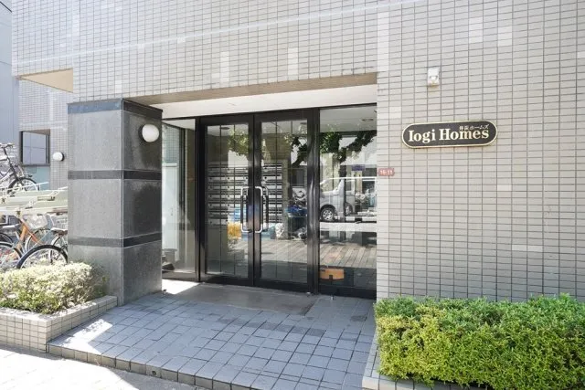 Iogi Homes - Exterior - ["Door", "Composite material", "Concrete"]