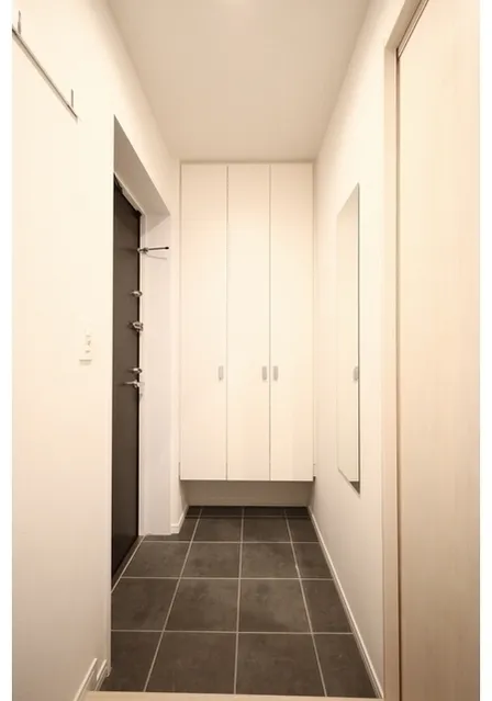 Laxrass Mejiro - Interior - ["Flooring", "Wall", "Floor"]