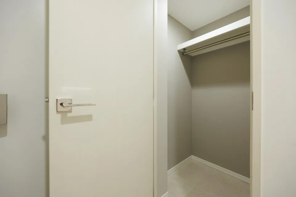 Hmlet Shinjuku Tower - Interior - ["Wall", "Flooring", "Wood"]