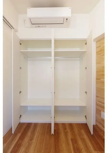 Zinnia Fudomae - Interior - ["Fixture", "Building", "Wood"]