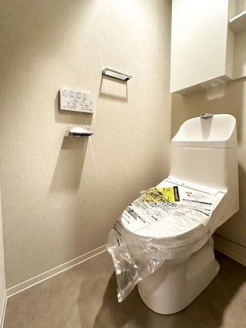 Brookside Residence Kiba - Interior - ["Toilet seat", "Toilet", "Flooring"]