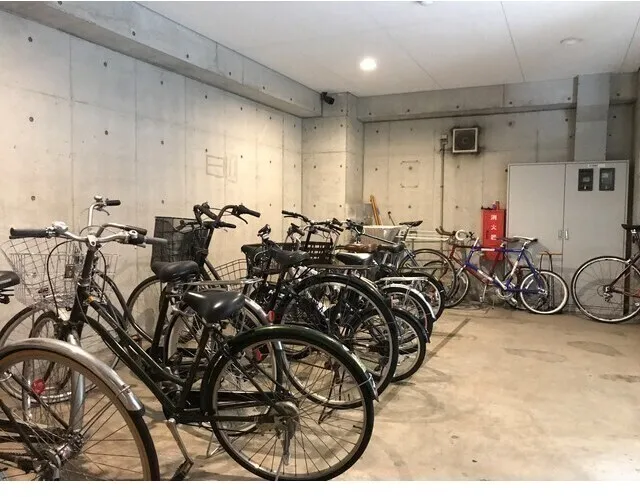 KDX Residence Nihonbashi Ningyocho - Other - ["Bicycle", "Bicycle wheel", "Bicycle tire"]