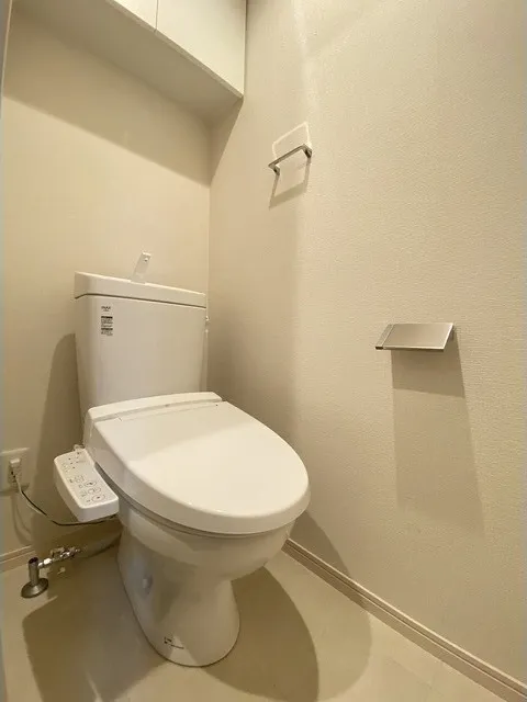 HF Shimoakatsuka Residence - Interior - ["Toilet seat", "Toilet", "Plumbing fixture"]