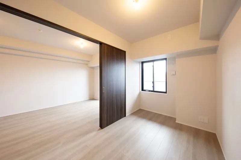 Doue Waseda - Interior - ["Flooring", "Floor", "Ceiling"]