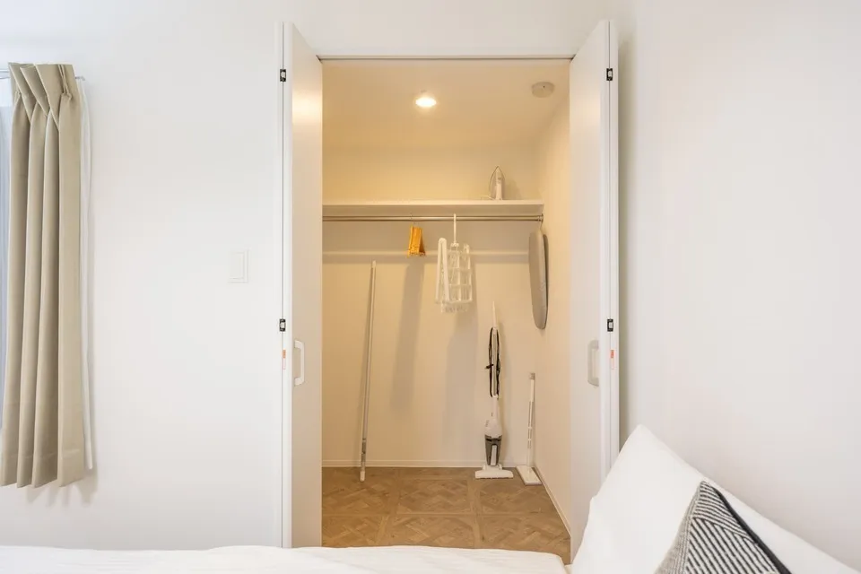 Hmlet Sangenjaya II - Interior - ["Wall", "Interior design", "Flooring"]