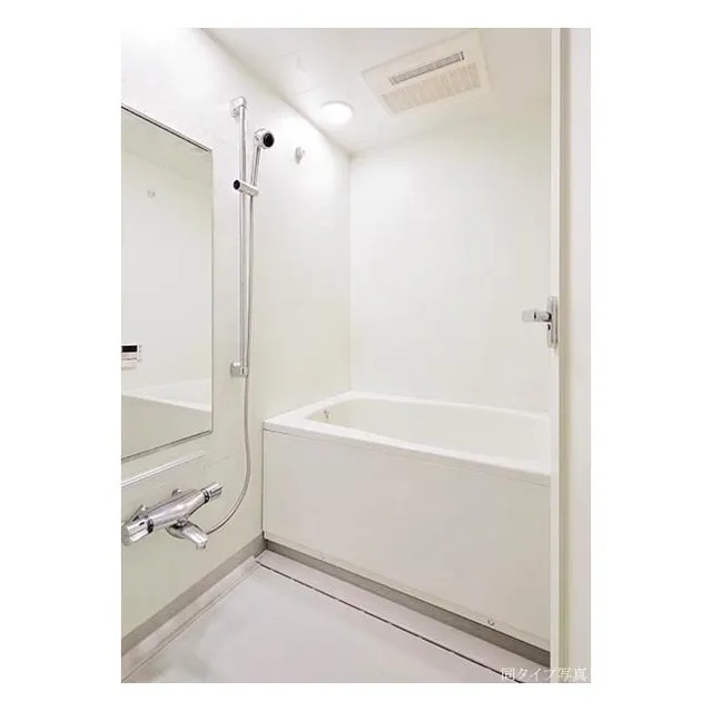Comforia Minamisunamachi - Interior - ["Plumbing fixture", "Shower door", "Shower"]