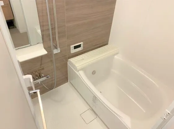 Serenite Fran Umeda - Interior - ["Plumbing fixture", "Floor", "Flooring"]