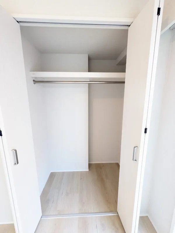 RESIDIA Shima Tsuyama - Interior - ["Wood", "Flooring", "Floor"]