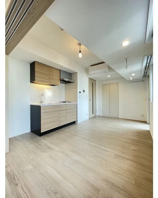 Stylio Kamata West - Interior - ["Flooring", "Floor", "Ceiling"]