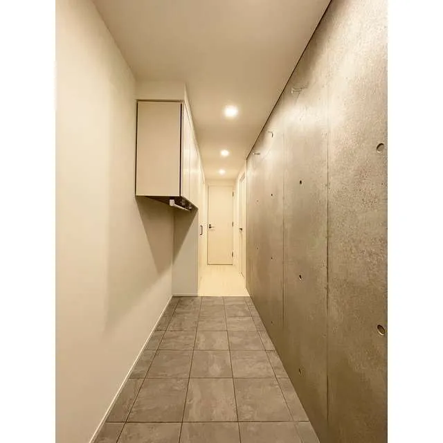 ASTILE Harajuku - Interior - ["Hall", "Rectangle", "Wood"]