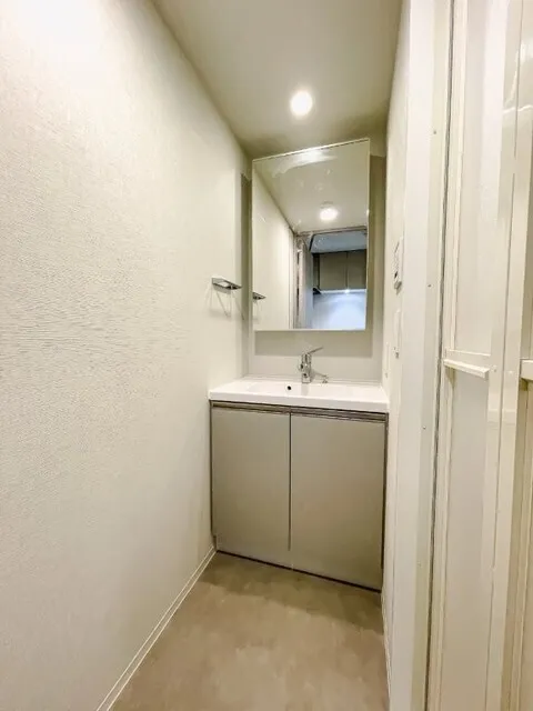 Brookside Residence Kiba - Interior - ["Flooring", "Floor", "Ceiling"]