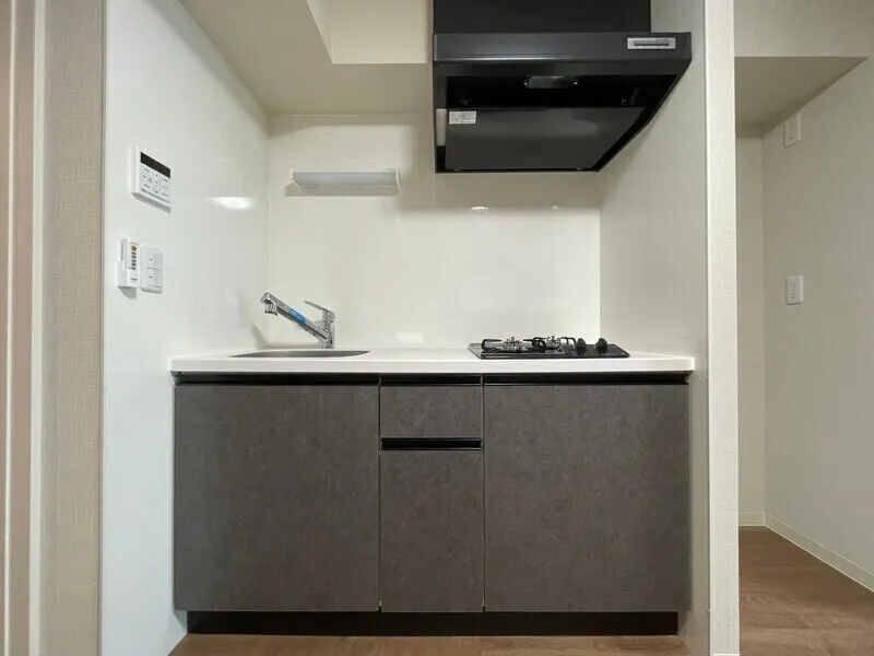LUMIEC un Toyocho - Interior - ["Flooring", "Kitchen", "Major appliance"]