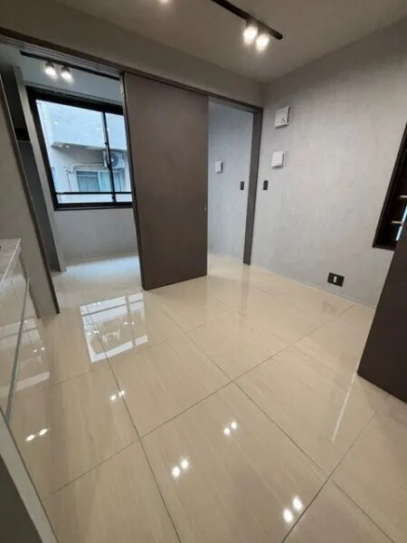 EXAM AKASAKA - Interior - ["Flooring", "Floor", "Tile"]
