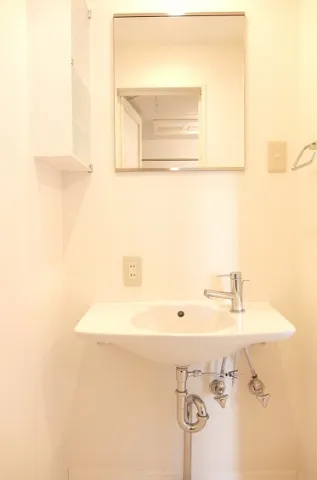 Prime Urban Hatsudai - Interior - ["Tap", "Sink", "Plumbing fixture"]