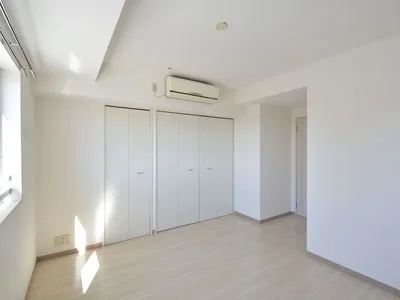 Across Meguro Tower - Interior - ["Flooring", "Floor", "Ceiling"]