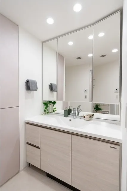 Comforia Takenotsuka East - Interior - ["Bathroom Sink", "Interior design", "Cabinetry"]