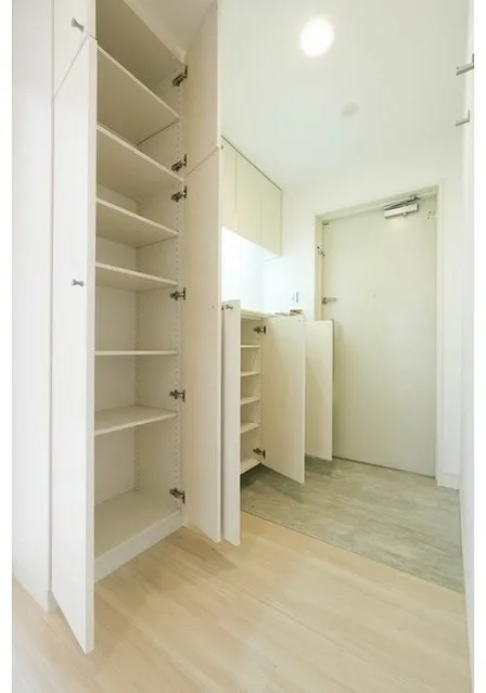 Comforia Saginuma 3-Chome - Interior - ["Flooring", "Floor", "Wood"]