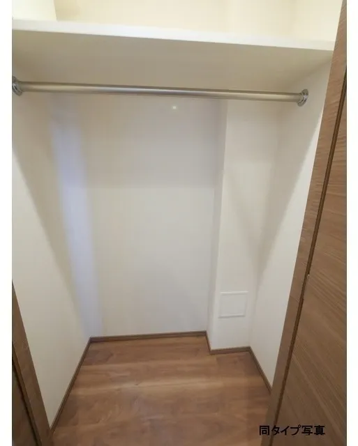 Deems Komagome - Interior - ["Wood", "Flooring", "Floor"]