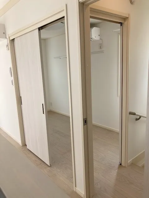 Duo Minamidai B - Interior - ["Flooring", "Wood", "Floor"]