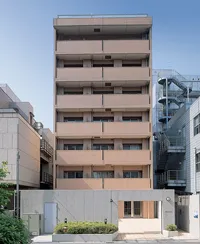 Roppongi Rise House - Exterior - ["Plant", "Sky", "Daytime"]