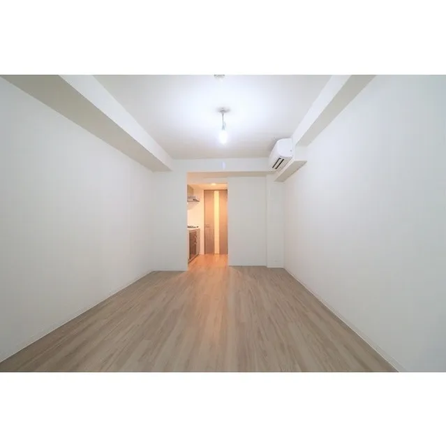 Well Square Ism Komagome - Interior - ["Building", "Property", "Door"]