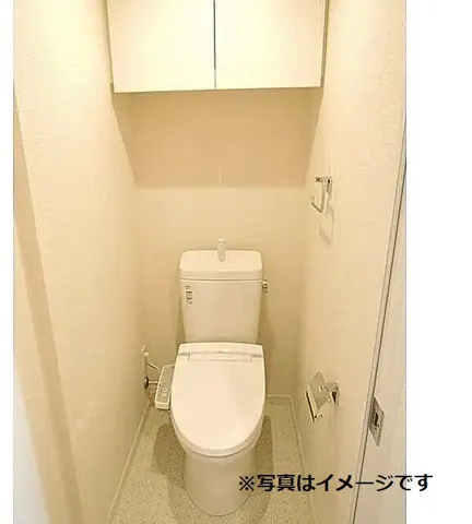 Main Stage Kinshicho IV - Interior - ["Toilet seat", "Toilet", "Plumbing fixture"]