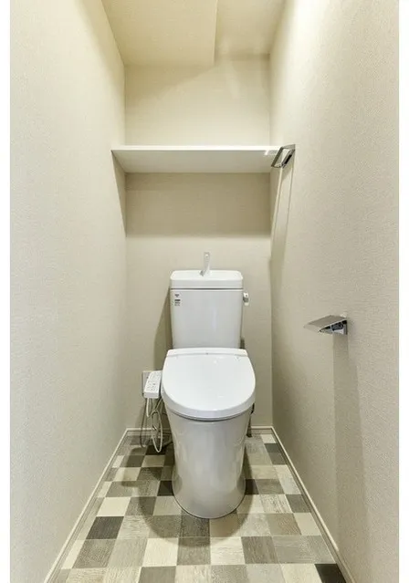 Comforia Liv Monzen-Nakacho East - Interior - ["Toilet seat", "Toilet", "Flooring"]