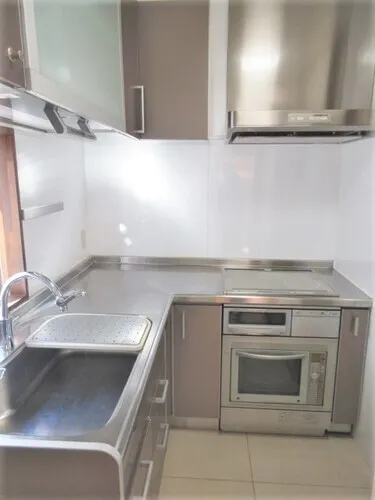 5-3-5 Kamimeguro, Meguro-Ku, Tokyo - Interior - ["Kitchen sink", "Cabinetry", "Countertop"]