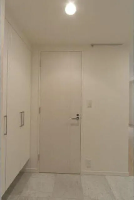 Park Axis Tameike-Sanno - Interior - ["Door", "Handle", "Fixture"]