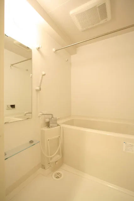 Castalia Hatsudai - Interior - ["Building", "Plumbing fixture", "Bathroom"]
