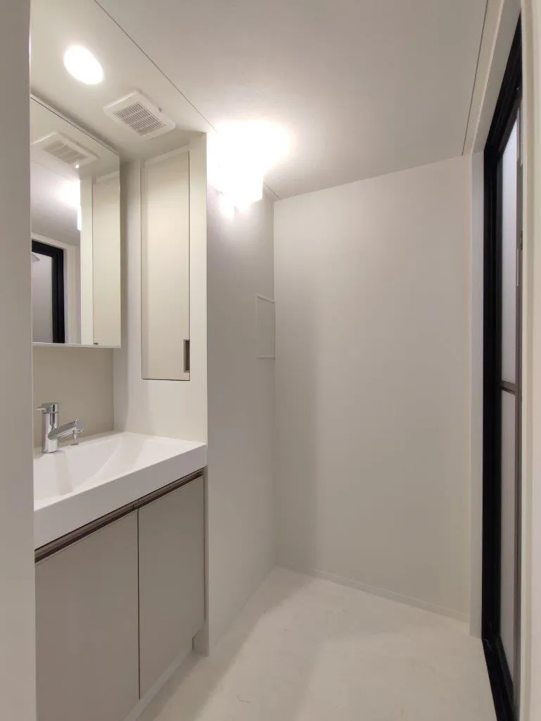 Cross Residence Takadanobaba - Interior - ["Flooring", "Wall", "Floor"]