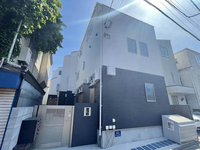 Mare Saginomiya - Exterior - ["Composite material", "Daylighting", "Aluminium"]