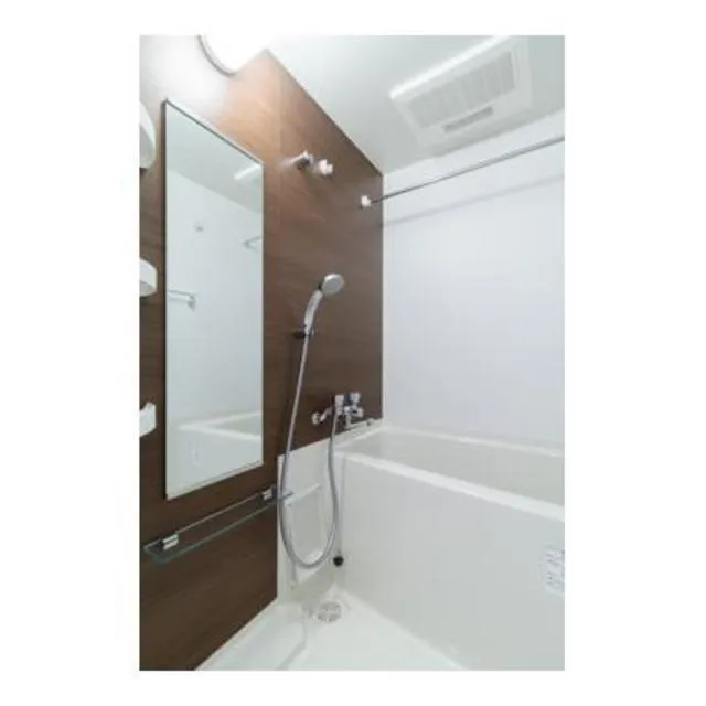 La Vie Lente Ochanomizu - Interior - ["Shower head", "Plumbing fixture", "Tap"]