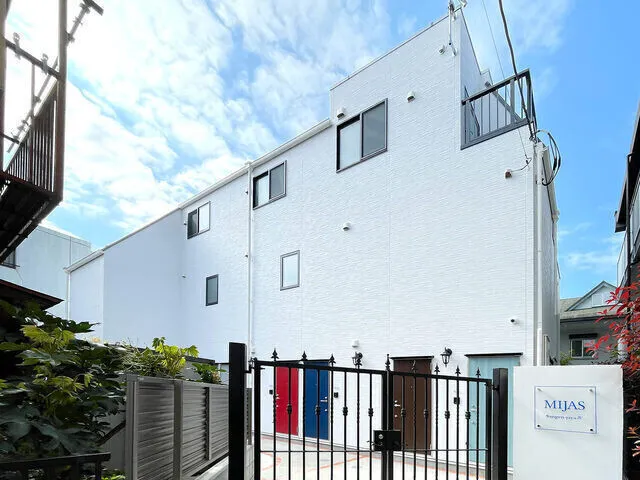 Mihas Sangenjaya IV - Exterior - ["Urban design", "Apartment", "Gate"]