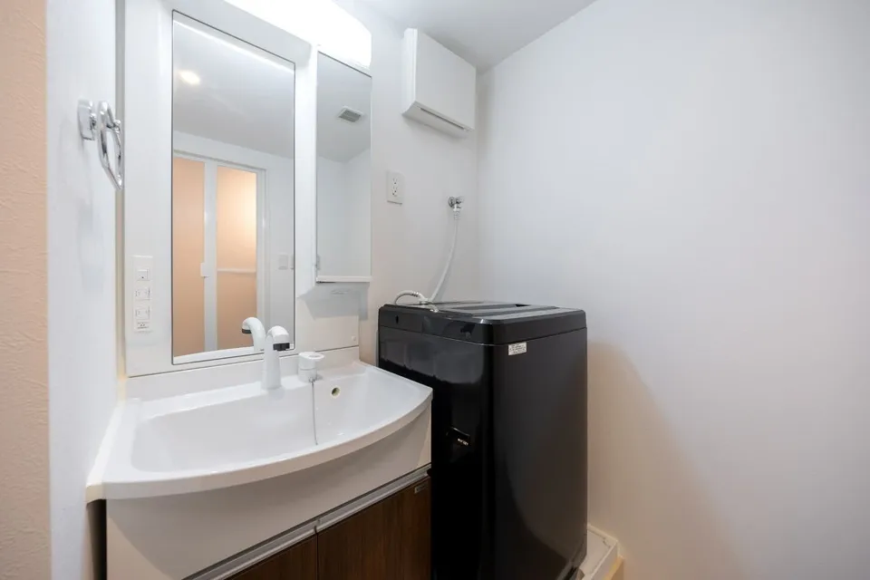 Hmlet Sangenjaya II - Interior - ["Plumbing fixture", "Interior design", "Flooring"]
