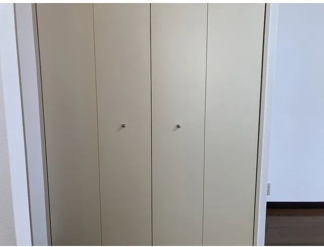 Twin Coat - Interior - ["Brown", "Cabinetry", "Rectangle"]