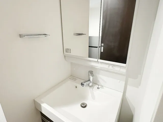 Dearly Awesome Tokyo South Palace - Interior - ["Bathroom Sink", "Plumbing fixture", "Sink"]