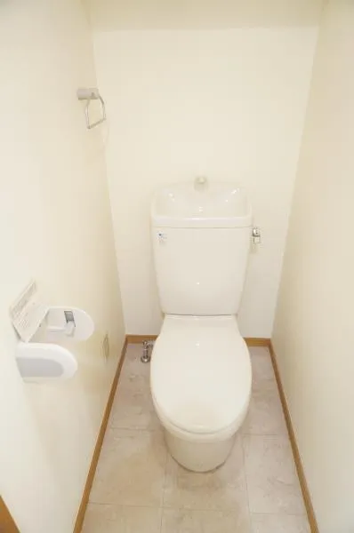 Tiara Ebisu - Interior - ["Toilet seat", "Toilet", "Bathroom"]
