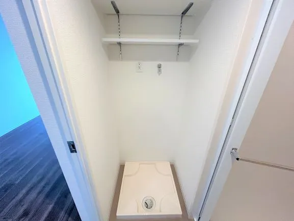 Serenite Fran Shin-Osaka - Interior - ["Floor", "Flooring", "Grey"]